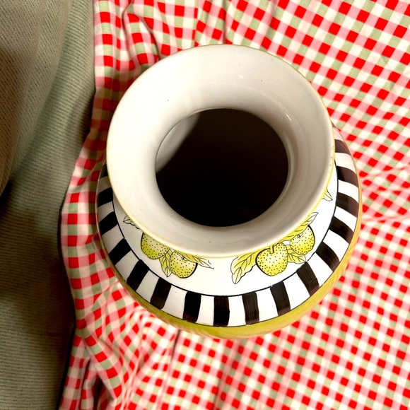 Adorable Farm/Shabby Chic “Apple” Vase - Picture 5 of 6